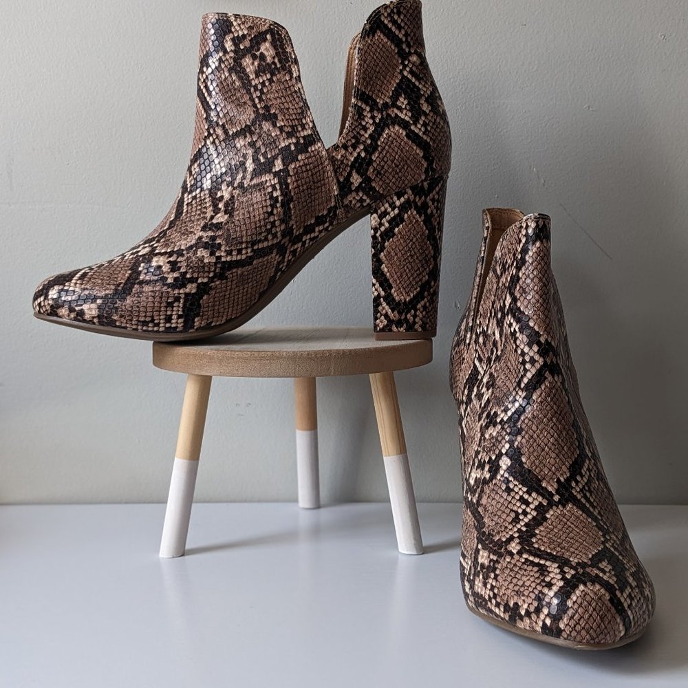 Lane Bryant Dream Cloud Cutout High Heel Bootie - Snakeskin - 11W - Picture 14 of 15